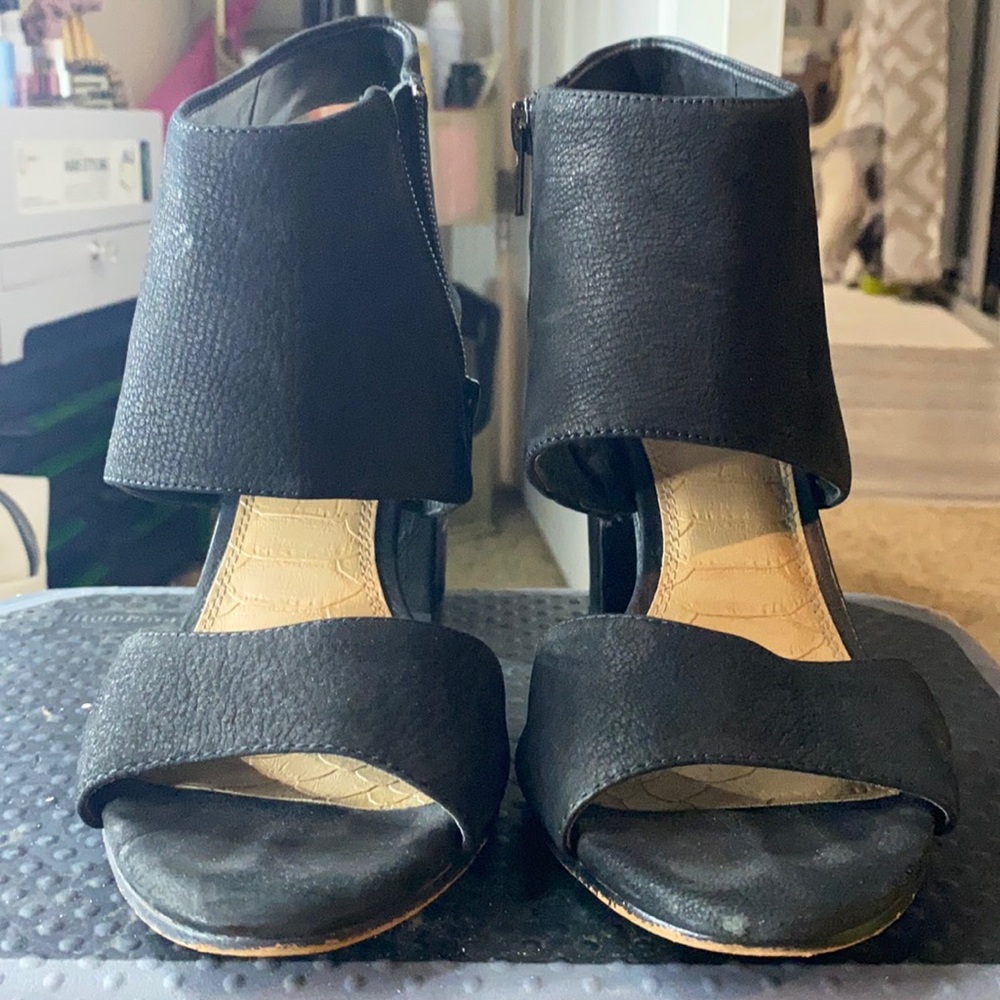 Chunky black heel